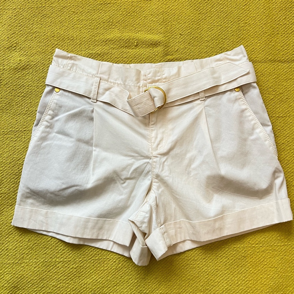 LOFT NWT, belted shorts 4” inseam, cream, size 0